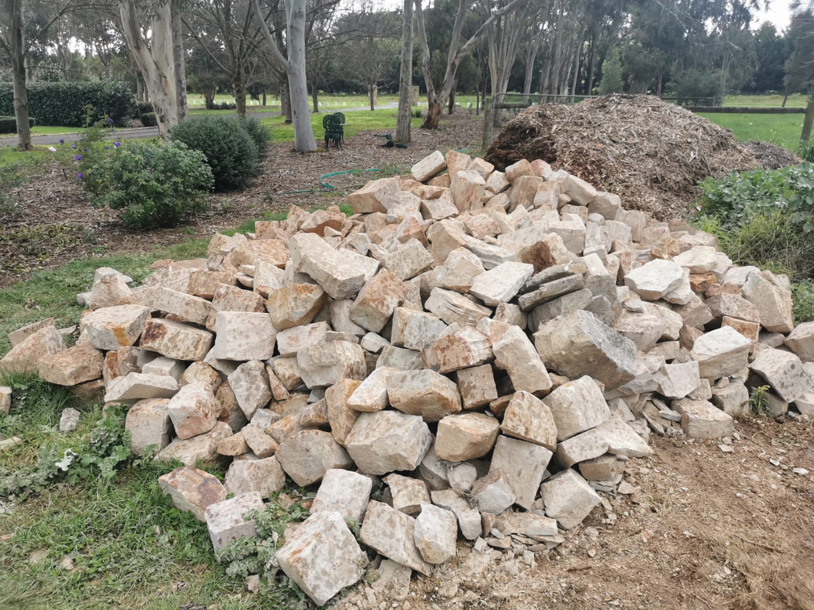 5bf40963-60ff-44ce-b084-8d7facab9894 Melbourne Stonemasons | Dry Stone Walling | Call 0411 73 76 77