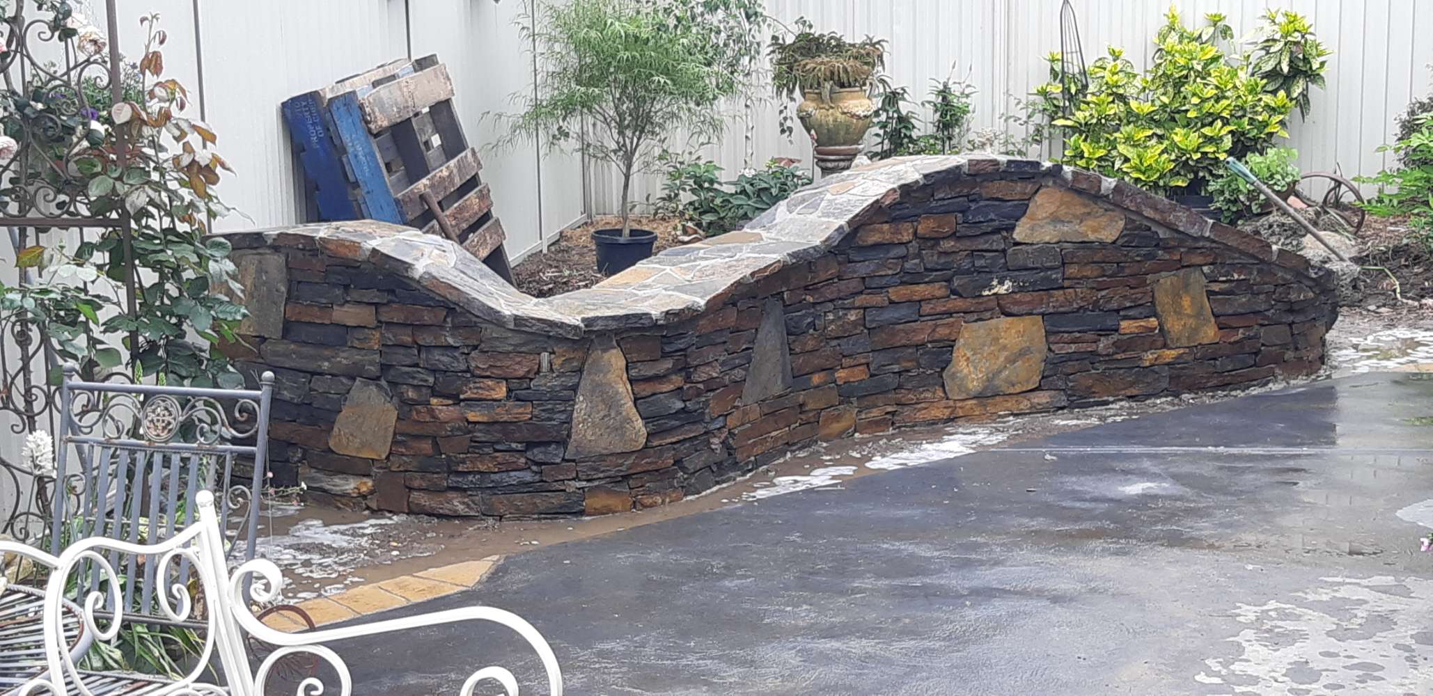 rock-feature-wall Melbourne Stonemasons | Dry Stone Walling | Call 0411 73 76 77